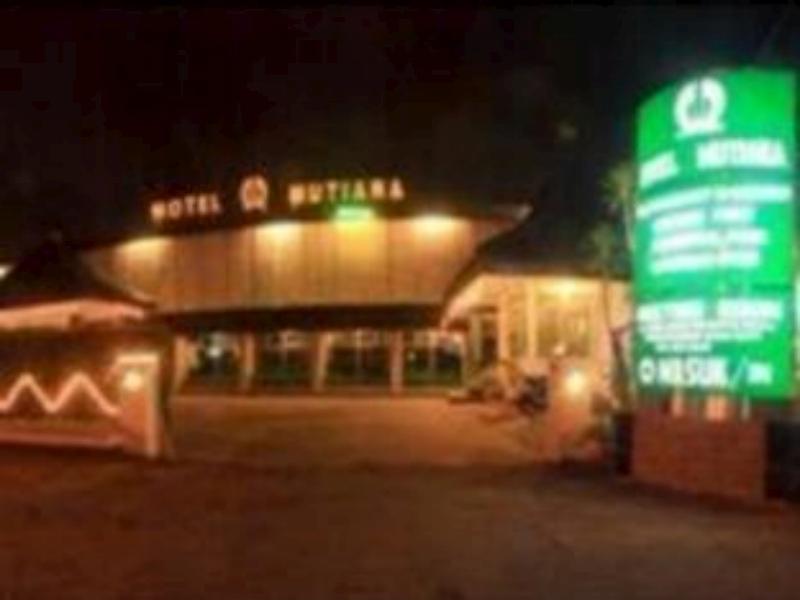 Mutiara Hotel Malang Bagian luar foto